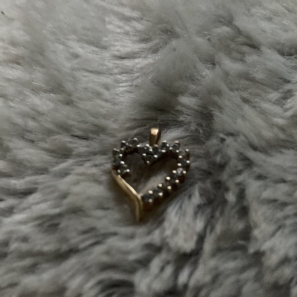 Real gold and diamond heart charm. 10K. - Picture 3 of 3